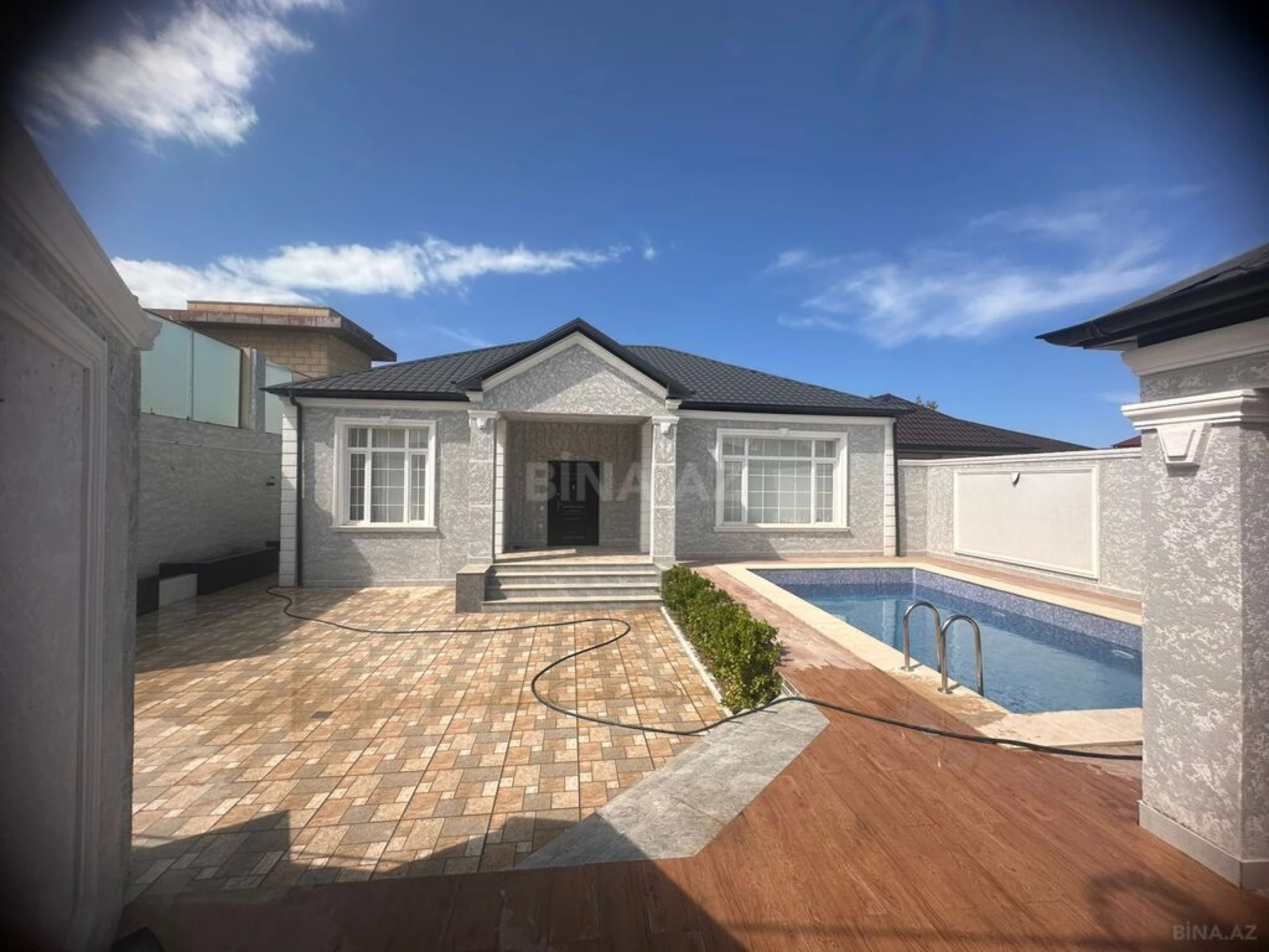 Satılır 4 otaqlı həyət evi 190 m²