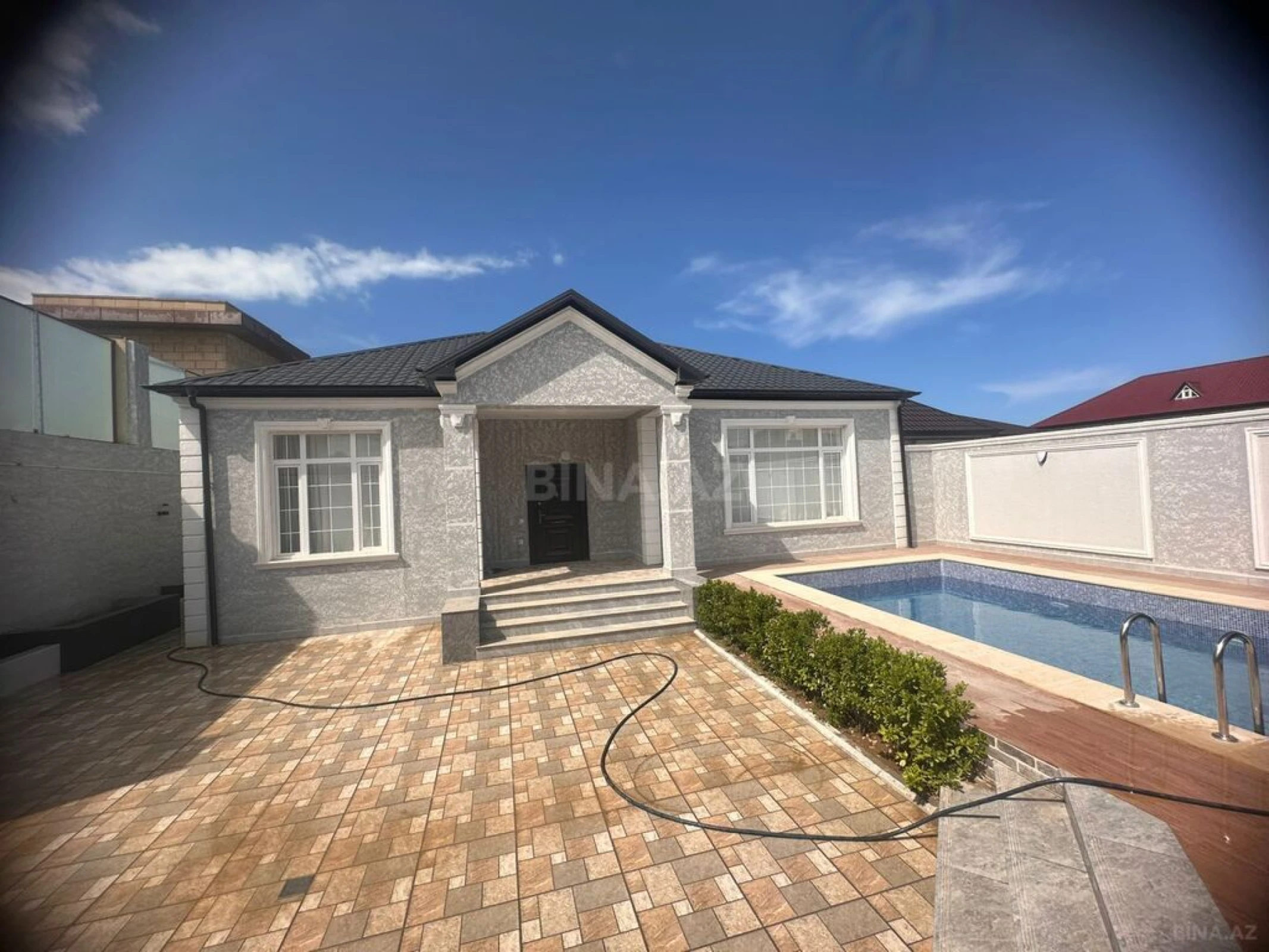 Satılır 4 otaqlı həyət evi 190 m²