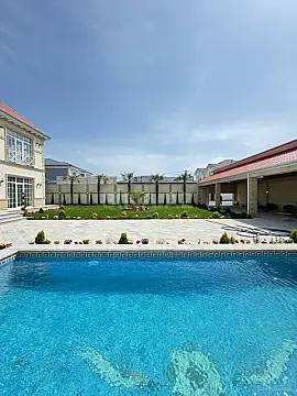 Satılır 5 otaqlı həyət evi 300 m²