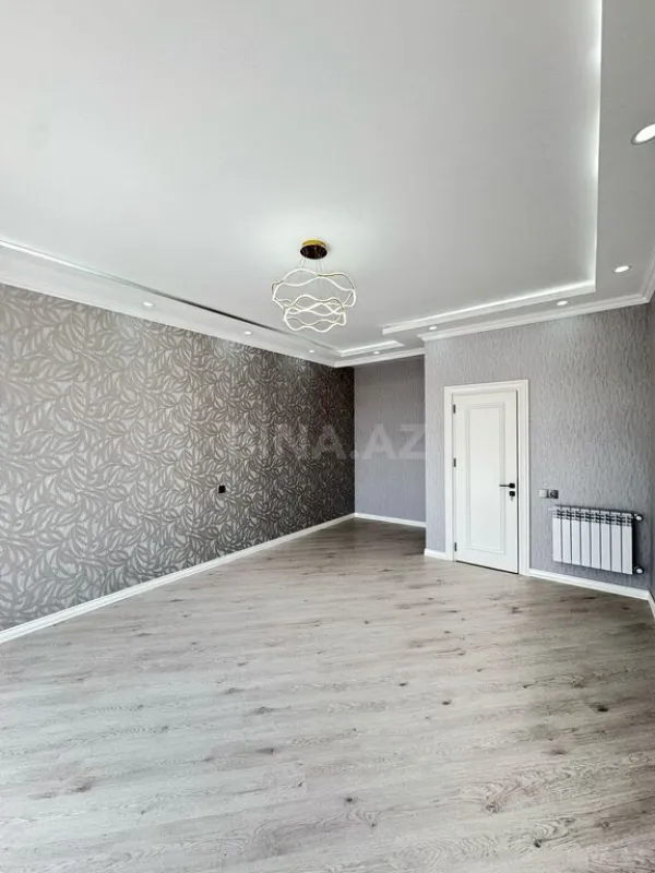 Satılır 5 otaqlı həyət evi 300 m²