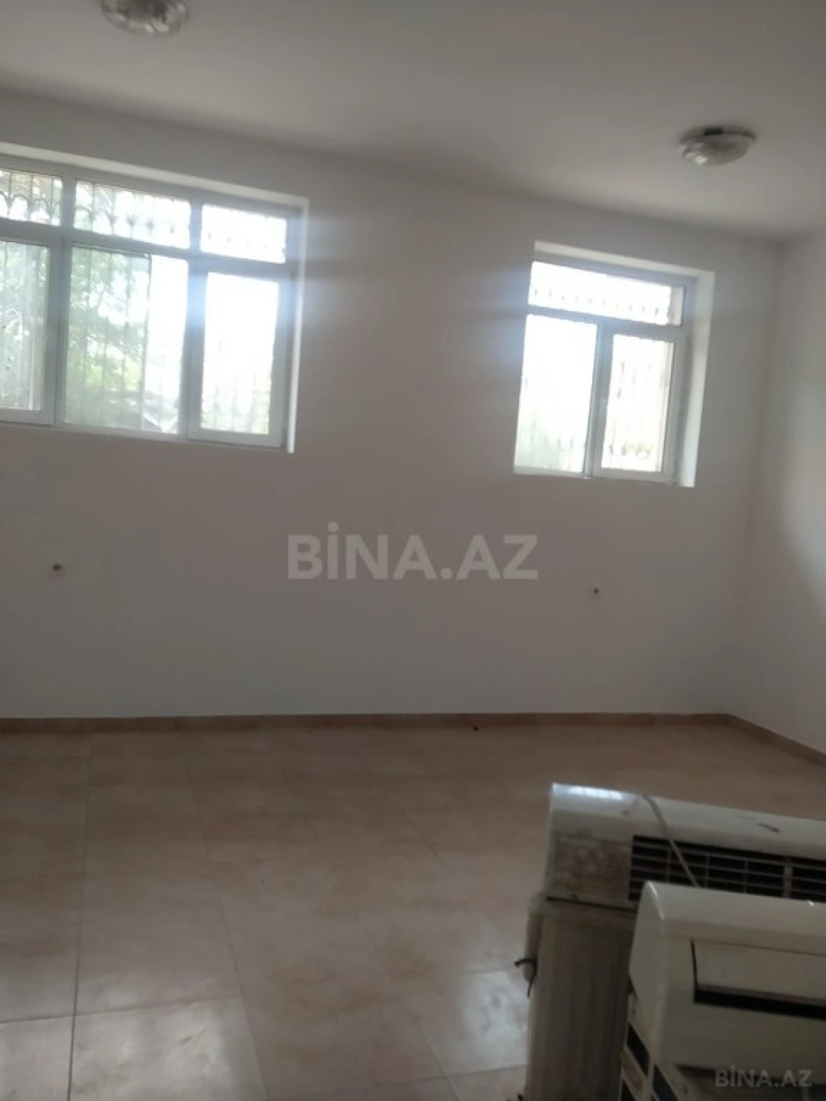 Satılır obyekt 315 m²