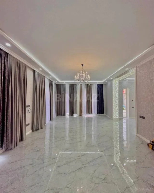 Satılır 5 otaqlı həyət evi 300 m²