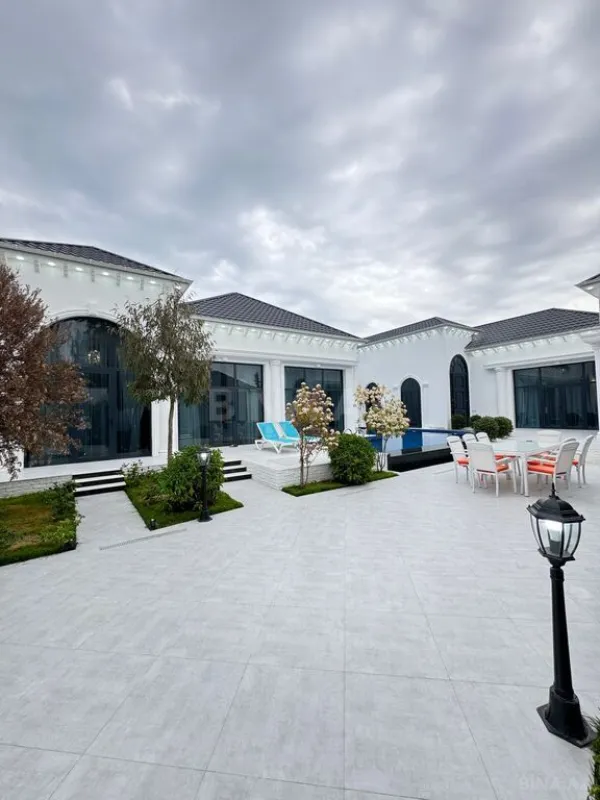 Satılır 6 otaqlı həyət evi 400 m²