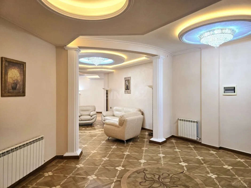 Satılır 6 otaqlı mənzil 555 m²