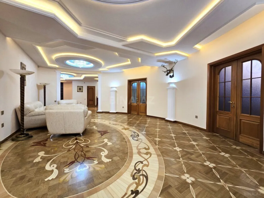 Satılır 6 otaqlı mənzil 555 m²