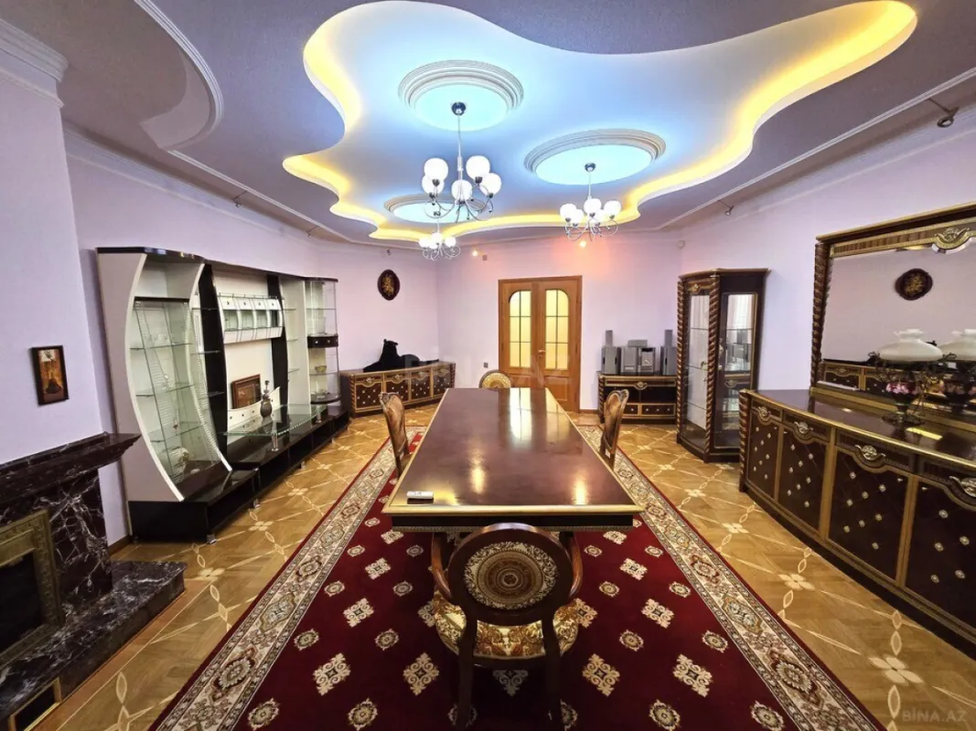 Satılır 6 otaqlı mənzil 555 m²