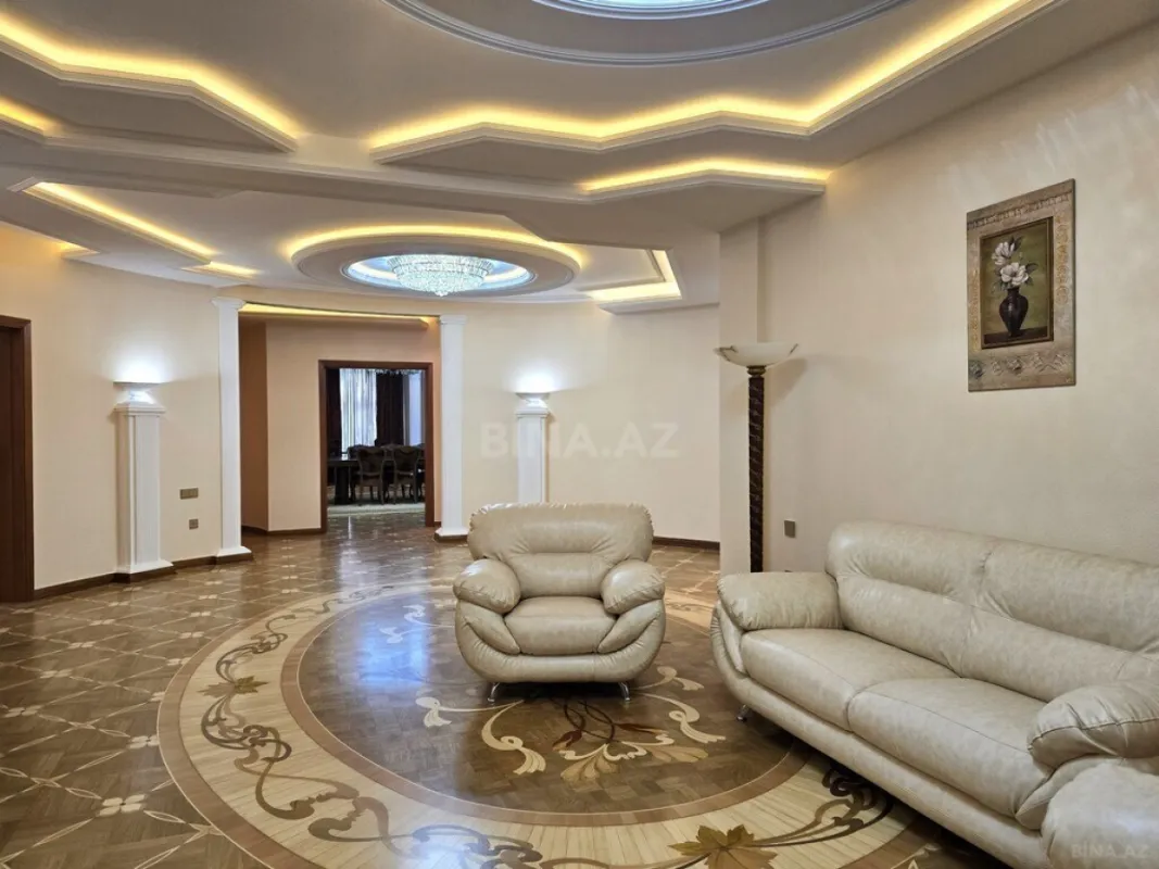 Satılır 6 otaqlı mənzil 555 m²