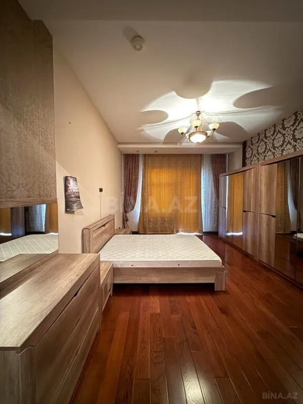 Kirayə verilir 4 otaqlı mənzil 240 m²