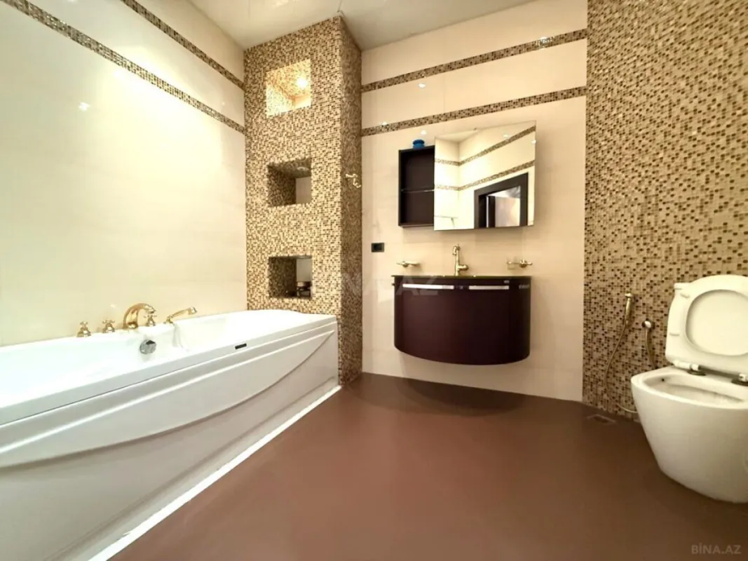 Kirayə verilir 4 otaqlı mənzil 240 m²