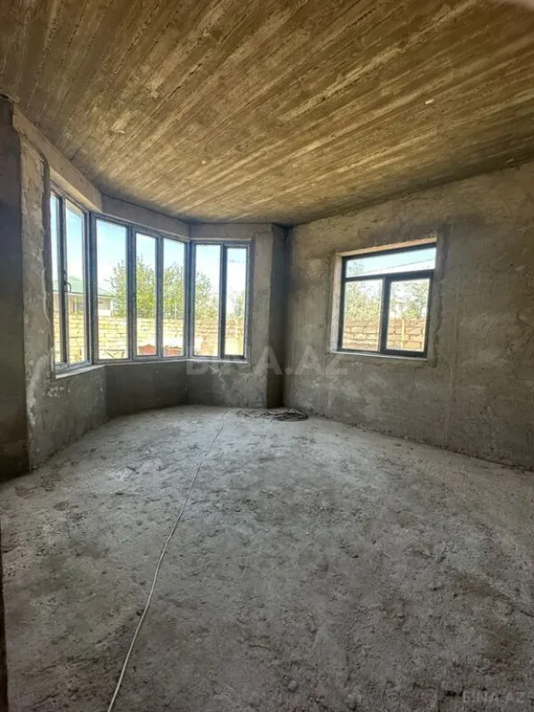 Satılır 5 otaqlı həyət evi 160 m²