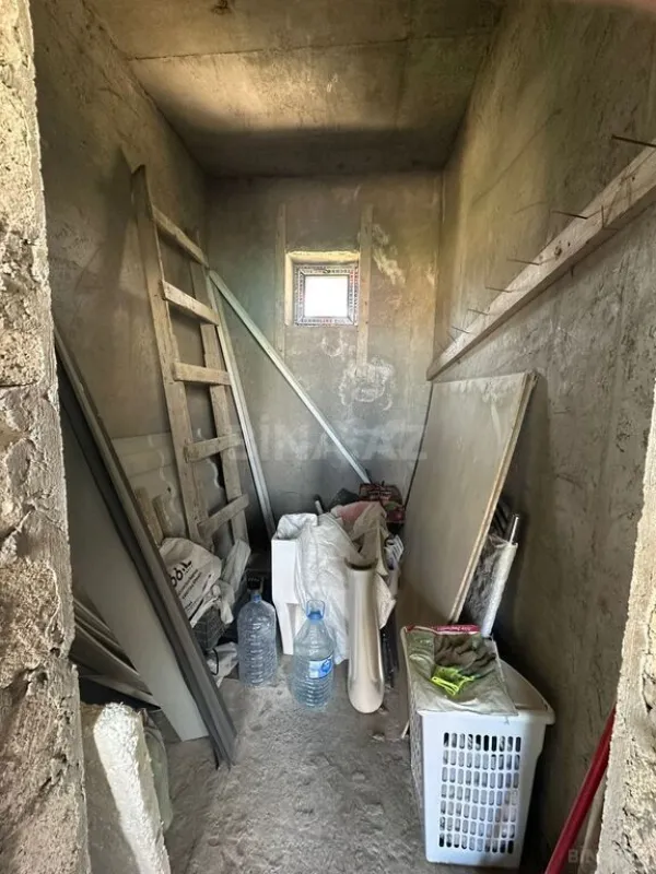 Satılır 5 otaqlı həyət evi 160 m²