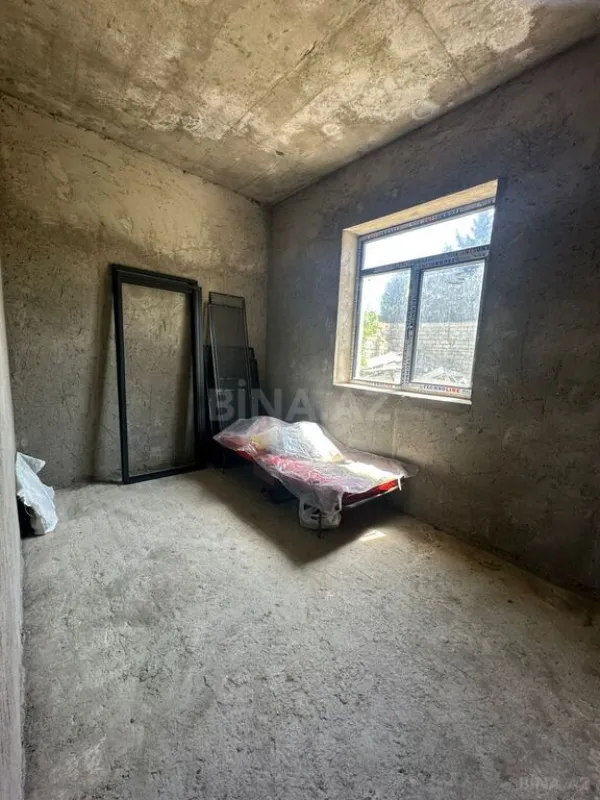 Satılır 5 otaqlı həyət evi 160 m²