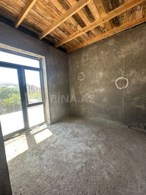 Satılır 5 otaqlı həyət evi 160 m²