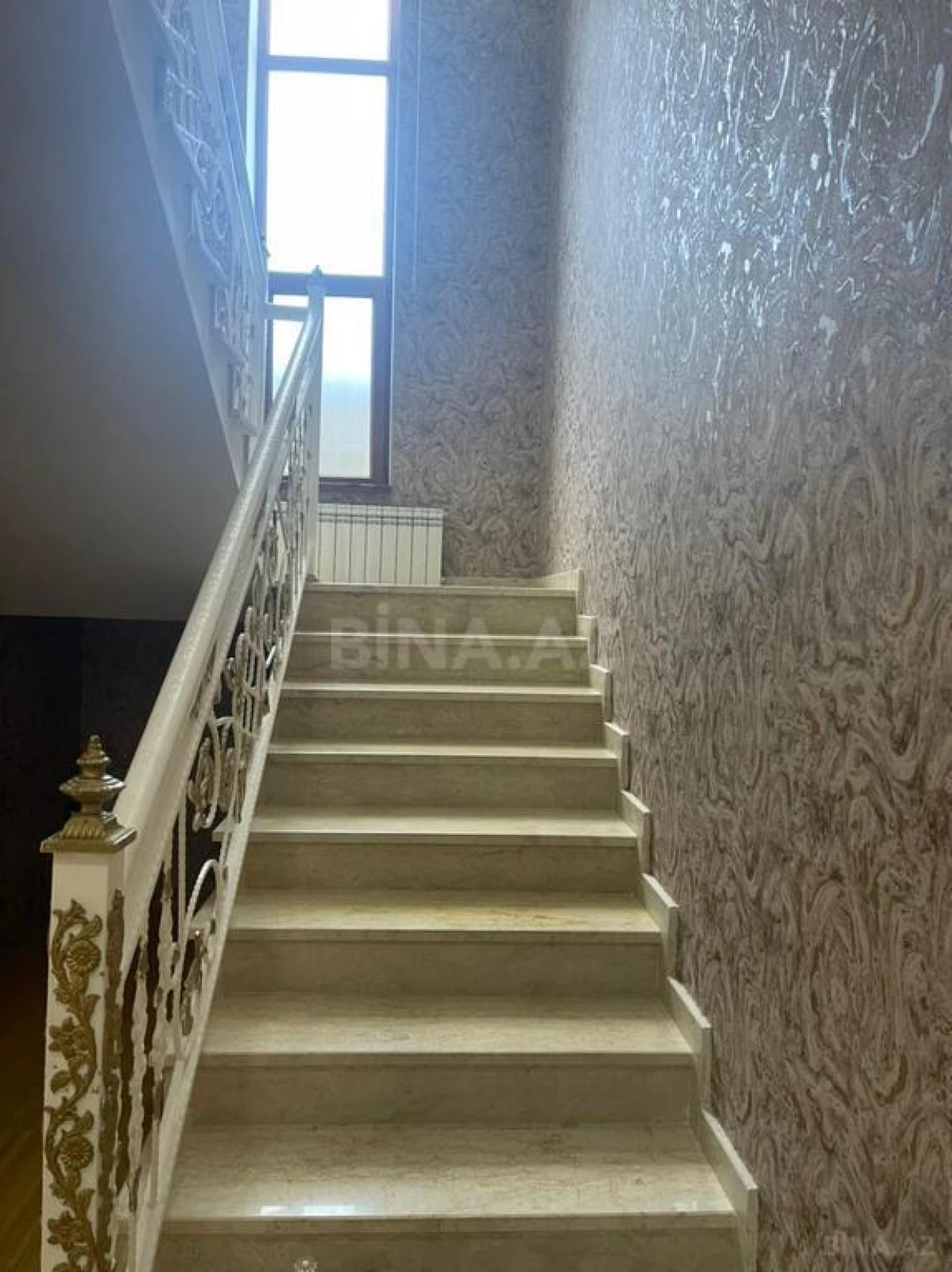 Satılır 7 otaqlı həyət evi 286 m²