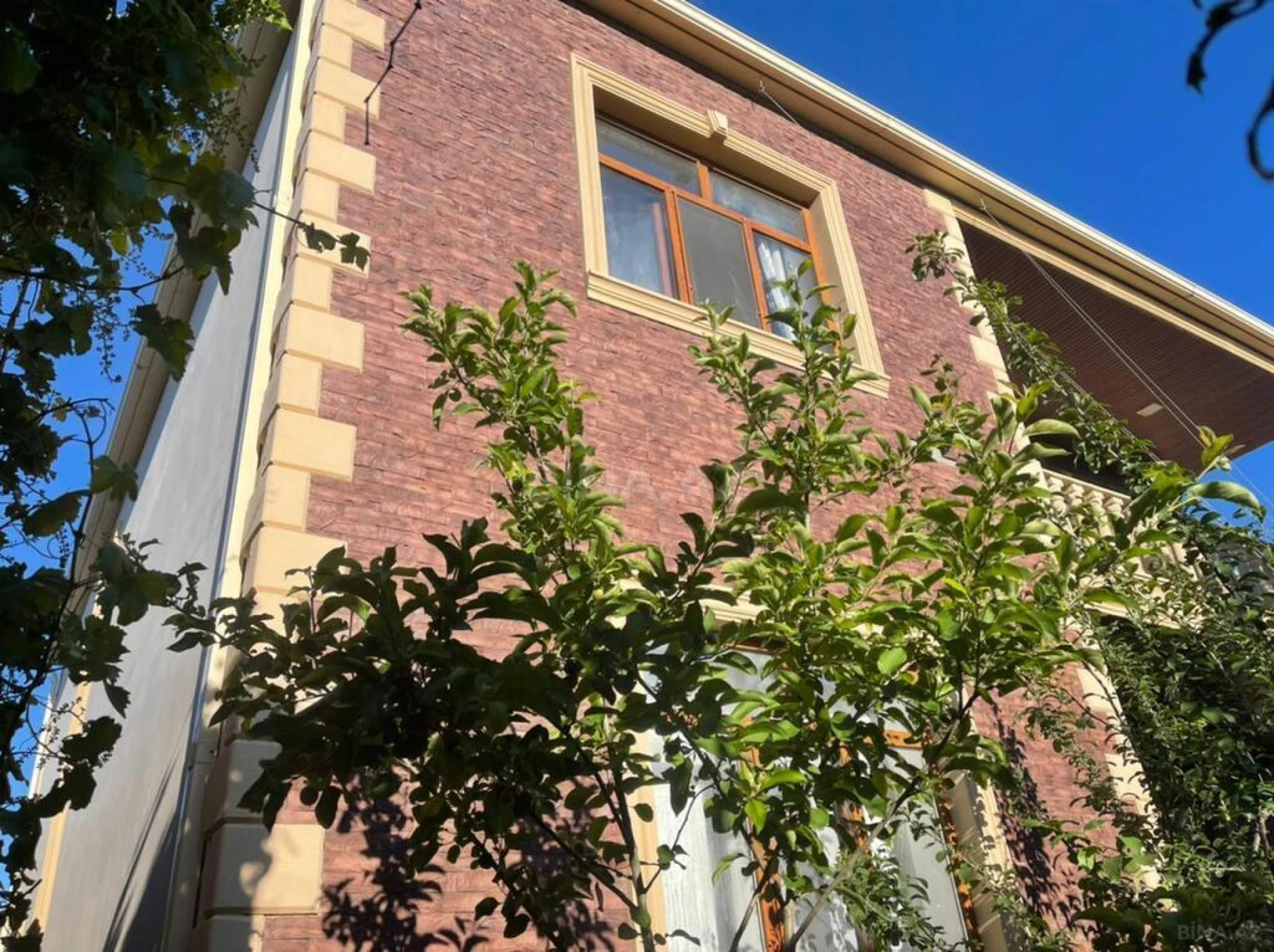 Satılır 7 otaqlı həyət evi 286 m²