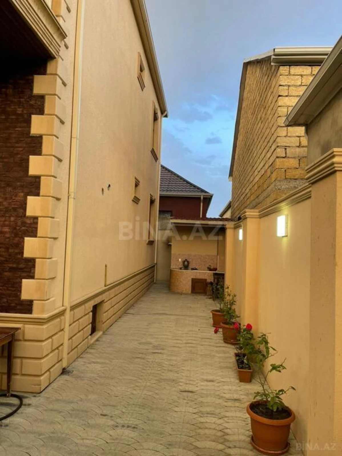 Satılır 7 otaqlı həyət evi 286 m²