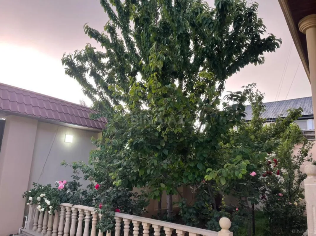 Satılır 7 otaqlı həyət evi 286 m²
