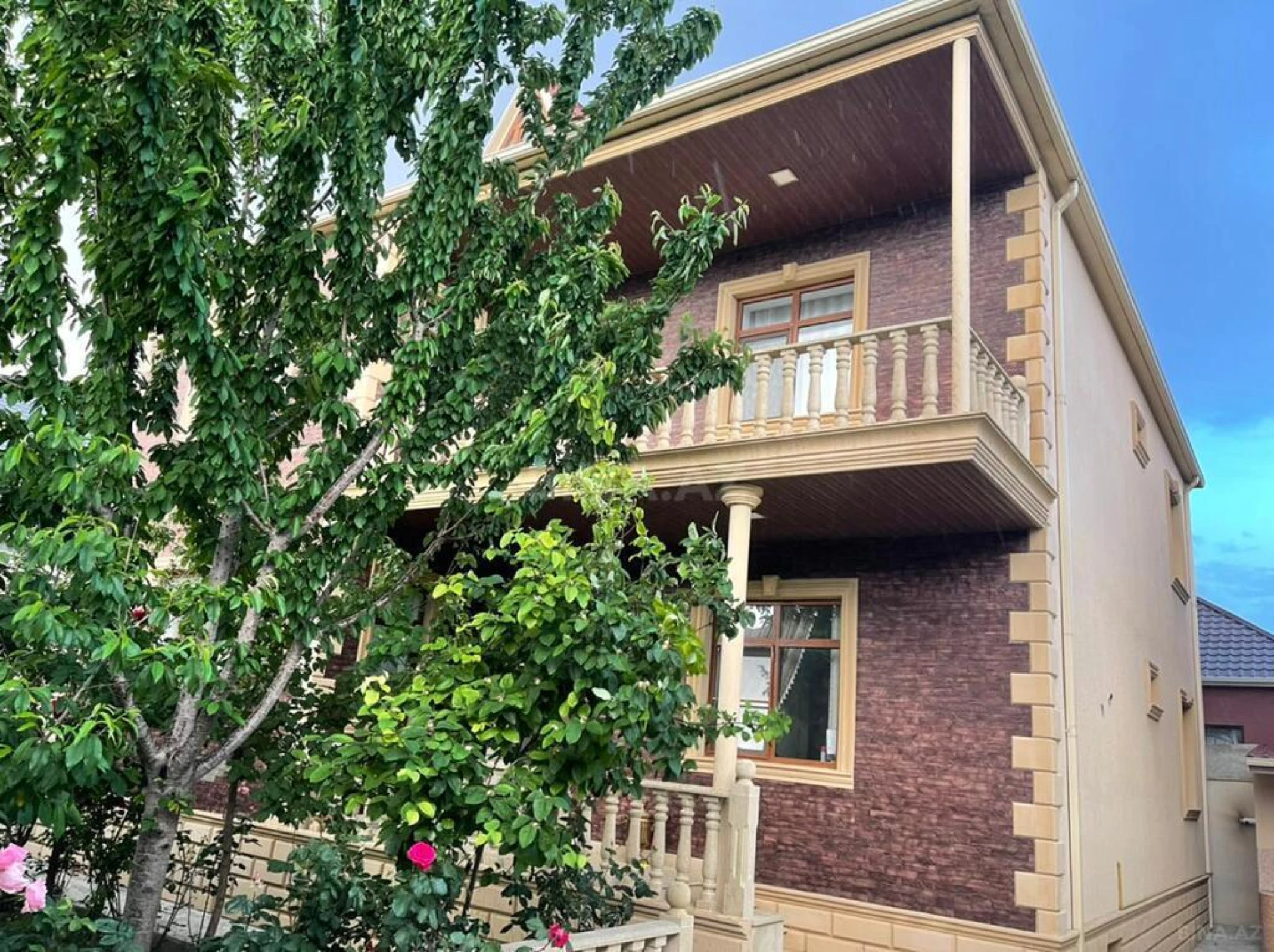 Satılır 7 otaqlı həyət evi 286 m²