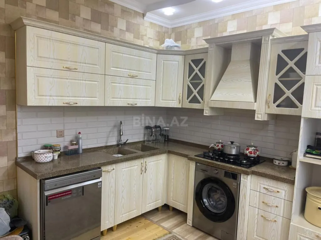 Satılır 7 otaqlı həyət evi 286 m²