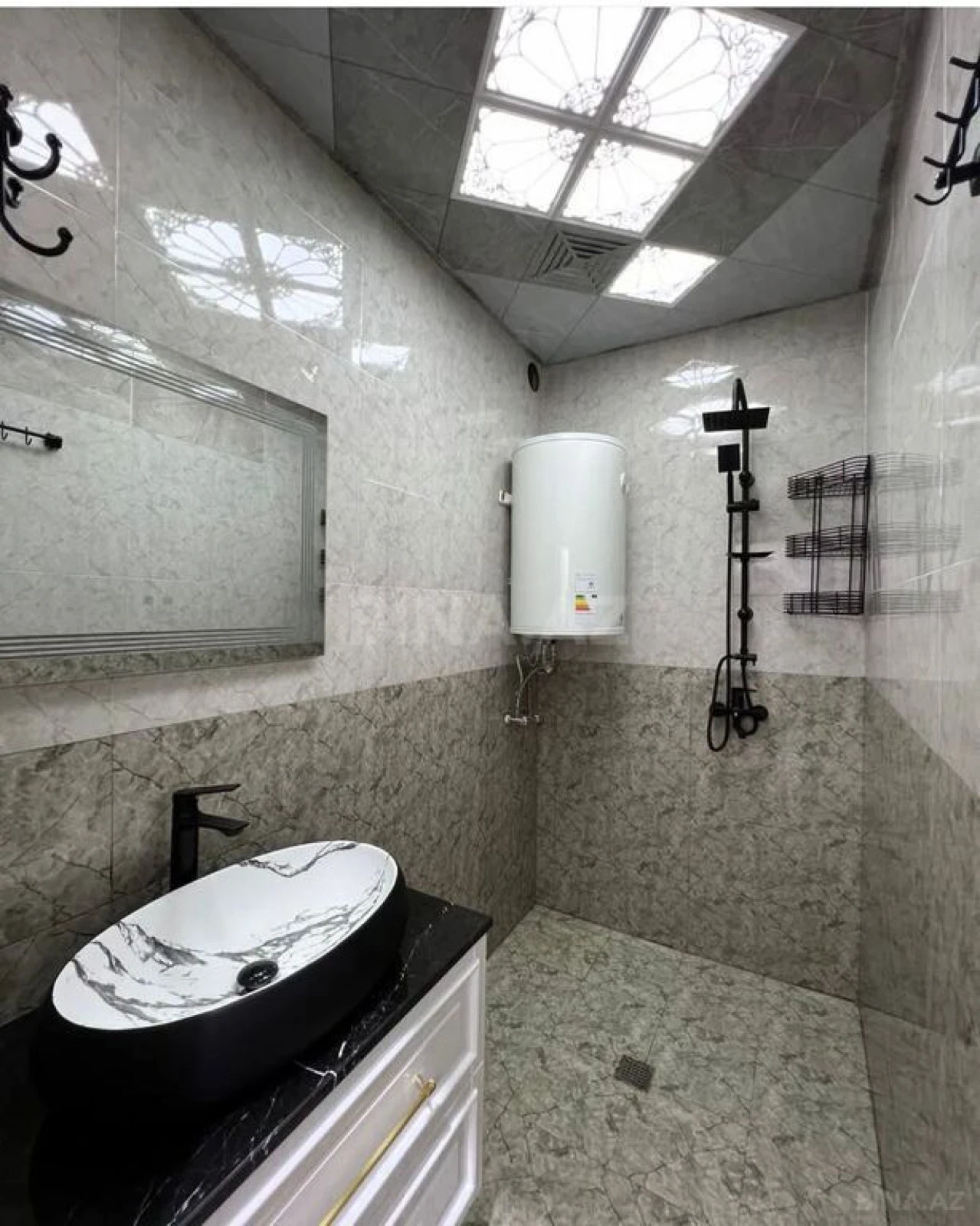 Satılır 2 otaqlı mənzil 70 m²