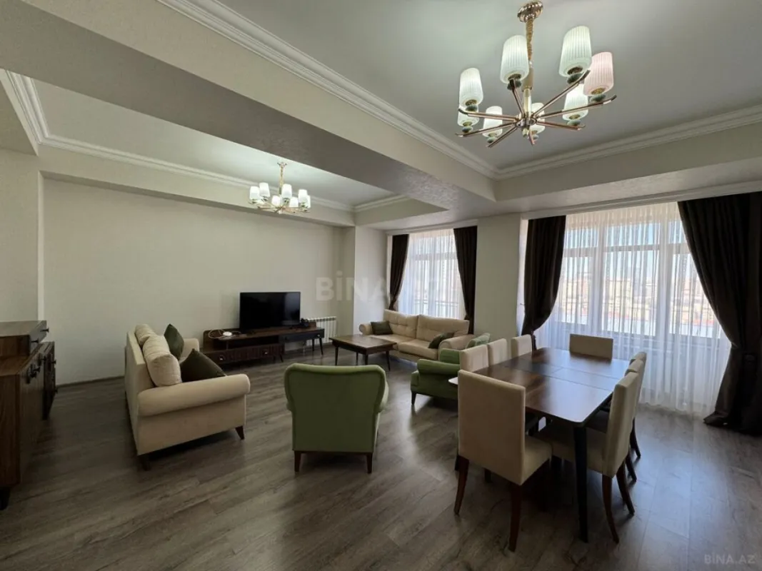 Kirayə verilir 4 otaqlı mənzil 160 m²