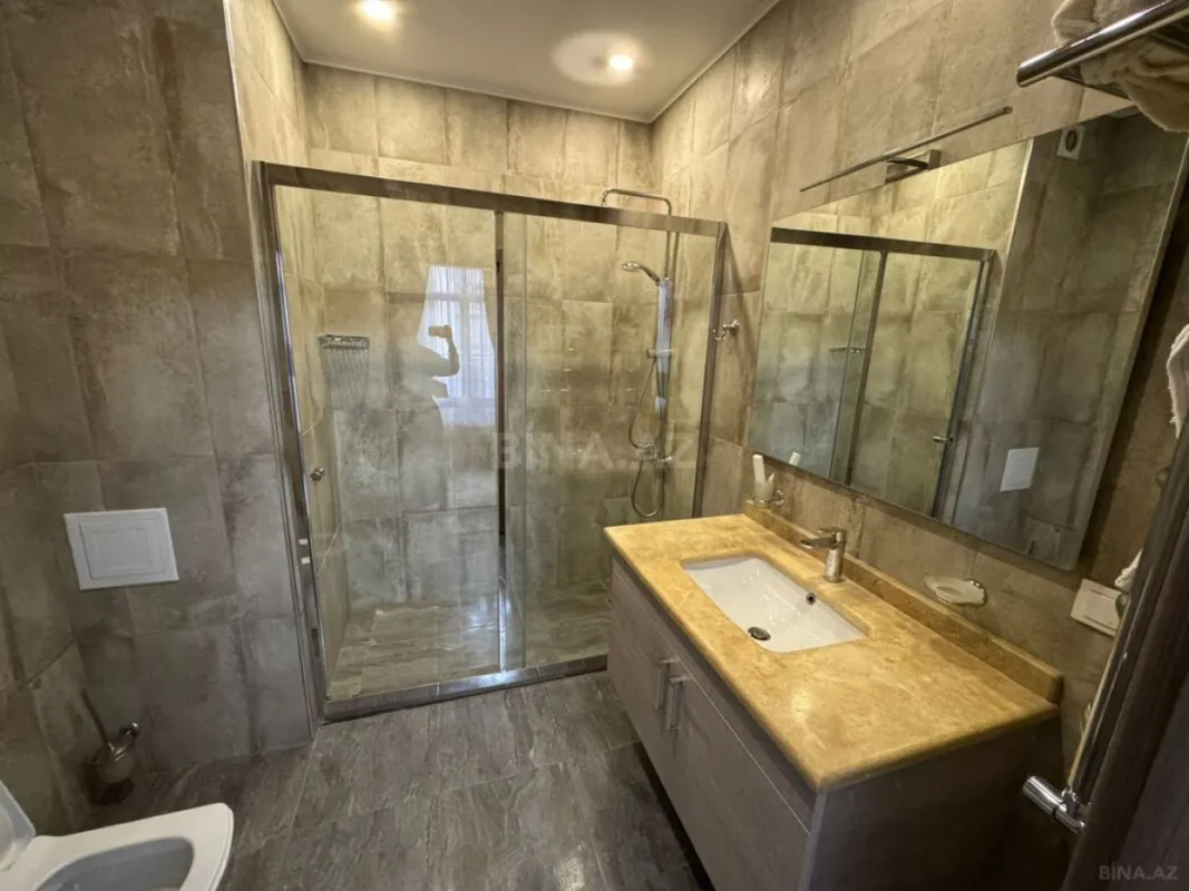 Kirayə verilir 4 otaqlı mənzil 160 m²