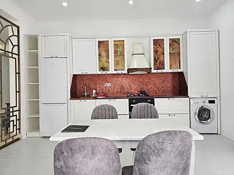 Satılır 8 otaqlı həyət evi 500 m²