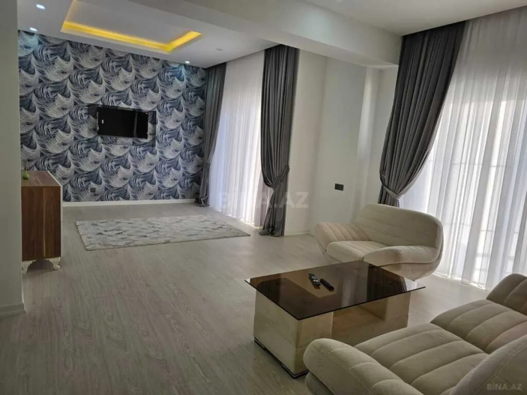 Satılır 8 otaqlı həyət evi 500 m²