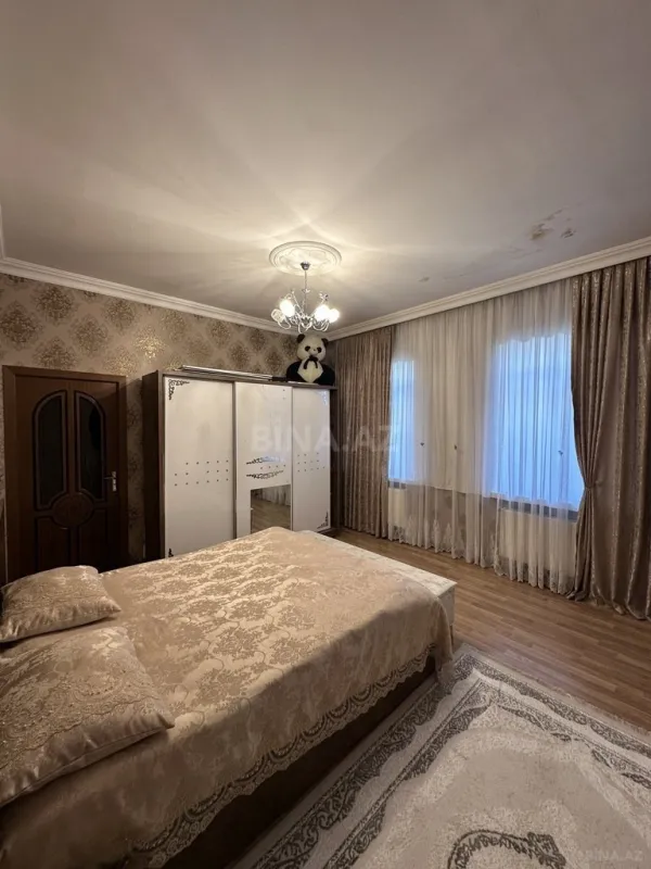 Satılır 7 otaqlı həyət evi 200 m²