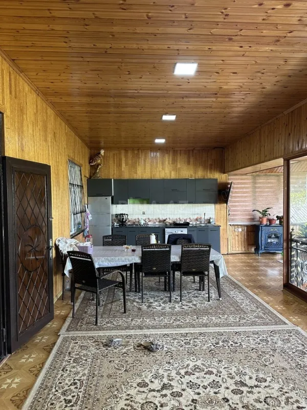 Satılır 7 otaqlı həyət evi 200 m²