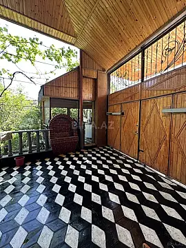 Satılır 7 otaqlı həyət evi 200 m²