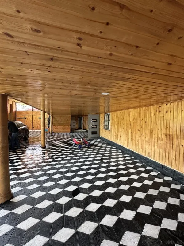 Satılır 7 otaqlı həyət evi 200 m²