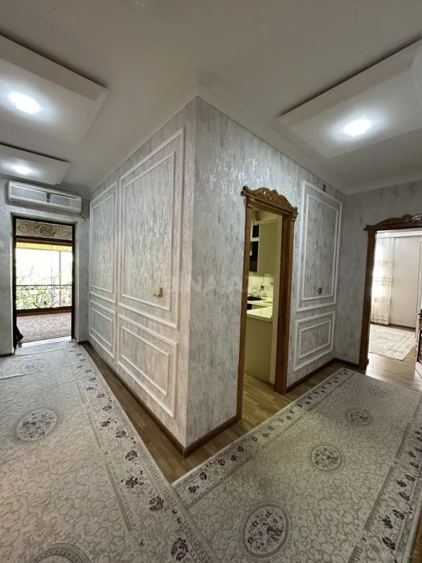 Satılır 7 otaqlı həyət evi 200 m²