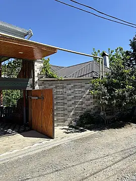 Satılır 7 otaqlı həyət evi 200 m²