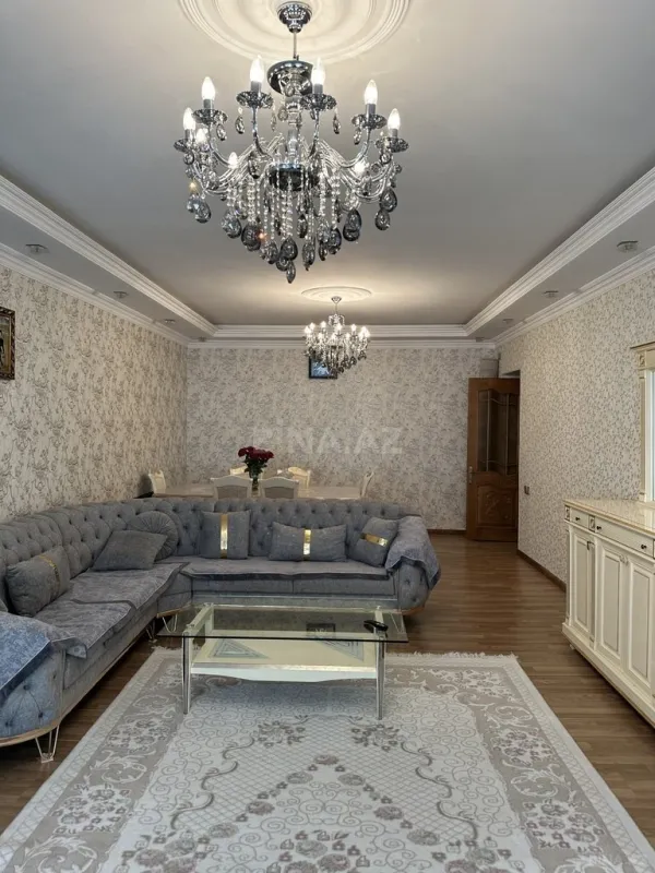 Satılır 7 otaqlı həyət evi 200 m²