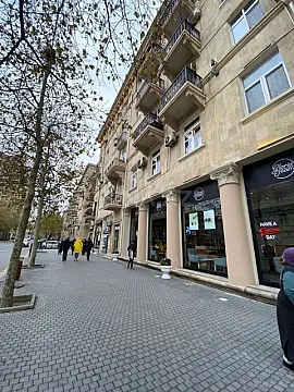 Satılır 3 otaqlı mənzil 80 m² — Bakı 3 otaq 80.00 m²