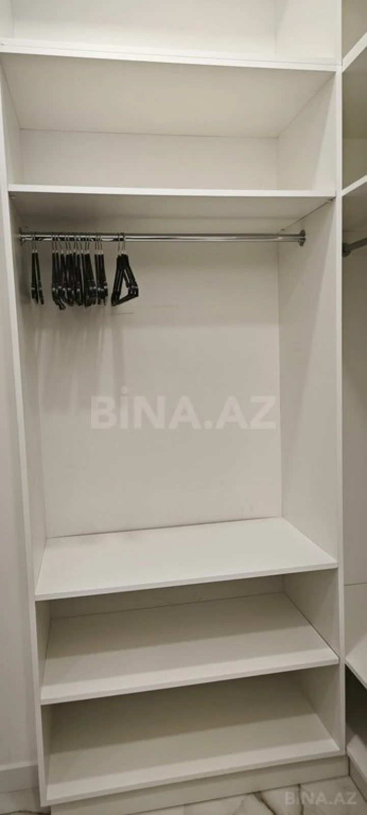 Kirayə verilir 2 otaqlı mənzil 107 m²