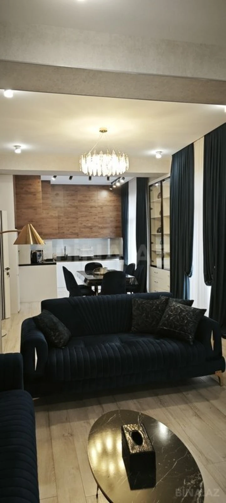 Kirayə verilir 2 otaqlı mənzil 107 m²