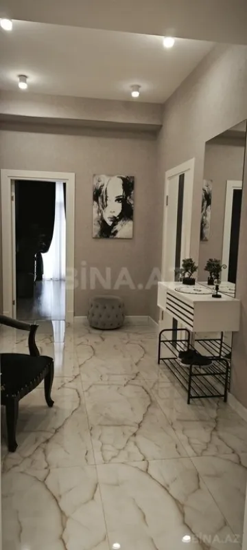 Kirayə verilir 2 otaqlı mənzil 107 m²