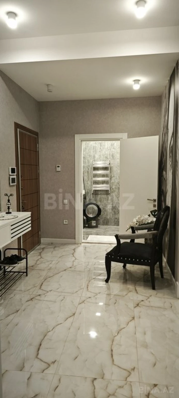 Kirayə verilir 2 otaqlı mənzil 107 m²