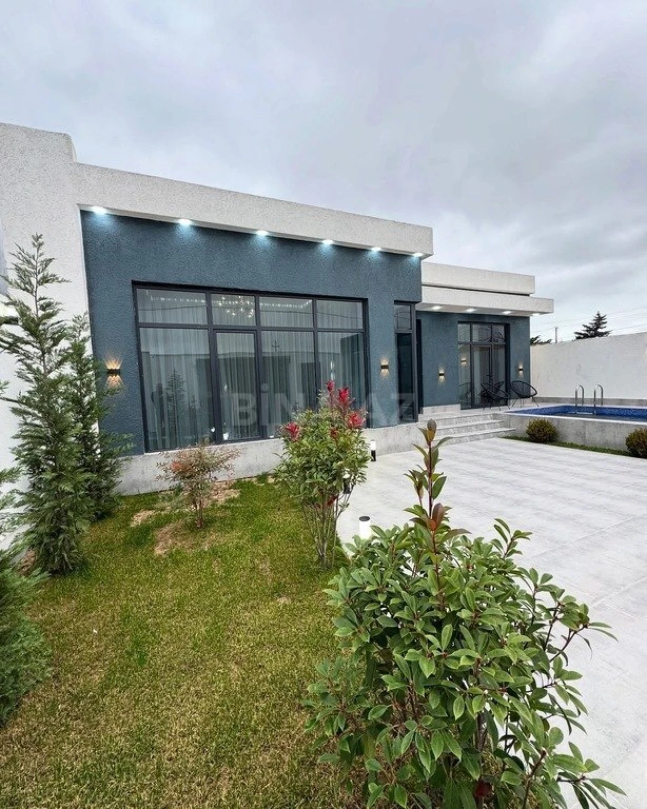 Kirayə verilir 5 otaqlı həyət evi 300 m²