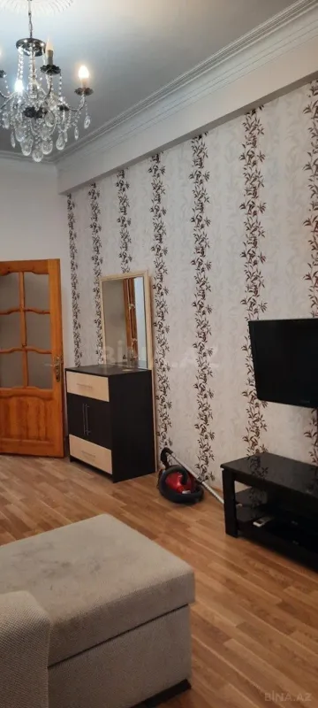 Kirayə verilir 2 otaqlı mənzil 76 m²