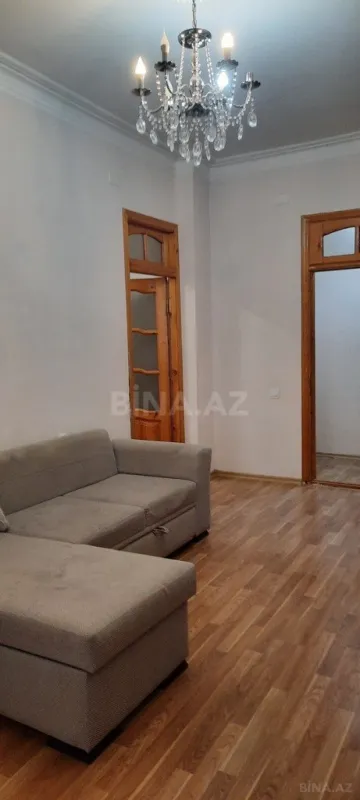 Kirayə verilir 2 otaqlı mənzil 76 m²
