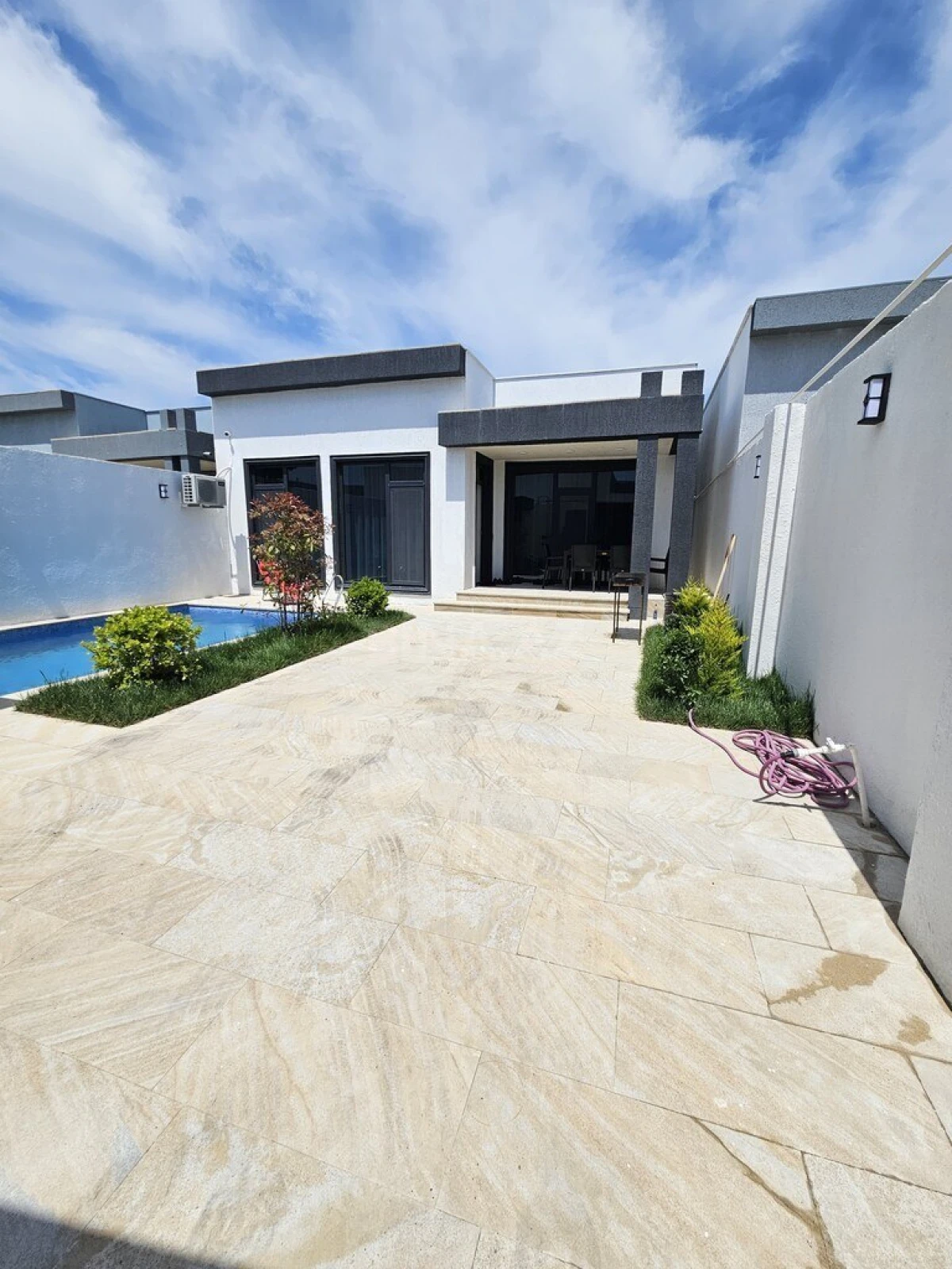 Satılır 4 otaqlı həyət evi 120 m²