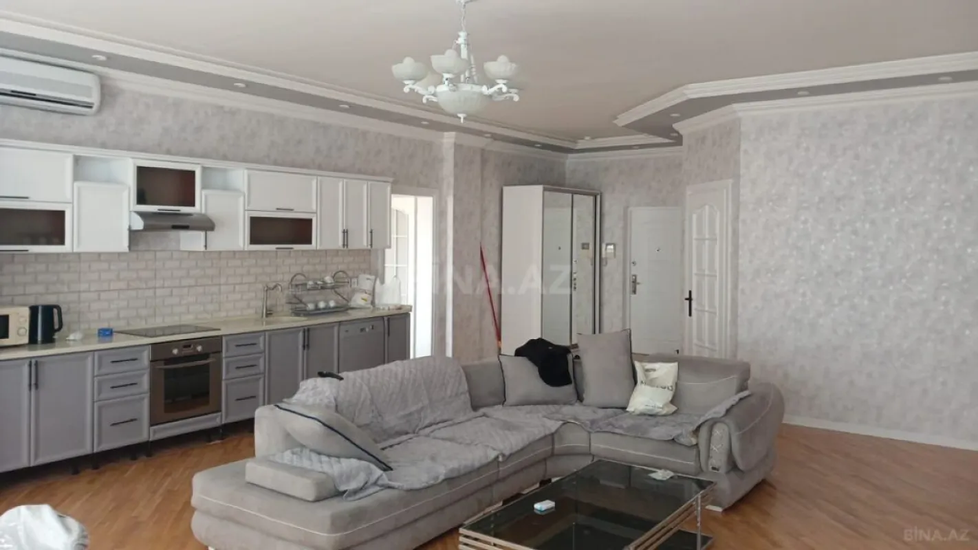 Kirayə verilir 3 otaqlı mənzil 135 m²