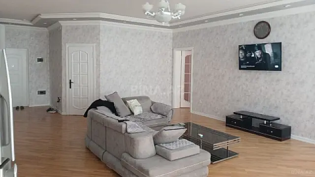 Kirayə verilir 3 otaqlı mənzil 135 m²