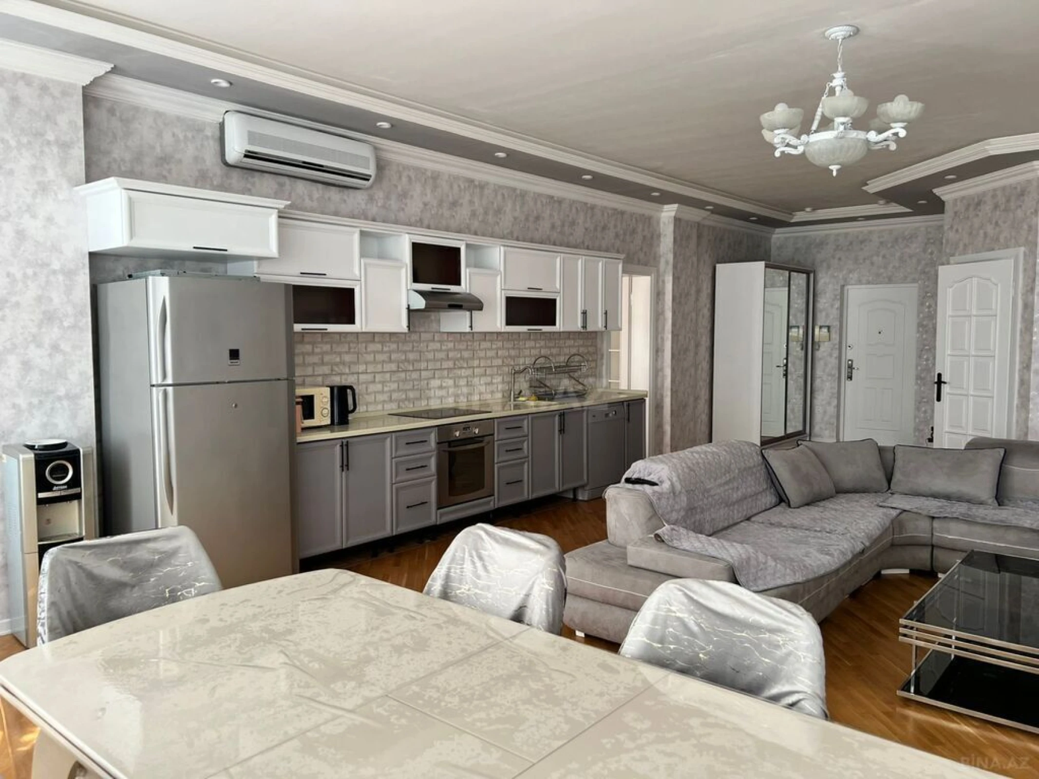 Kirayə verilir 3 otaqlı mənzil 135 m²