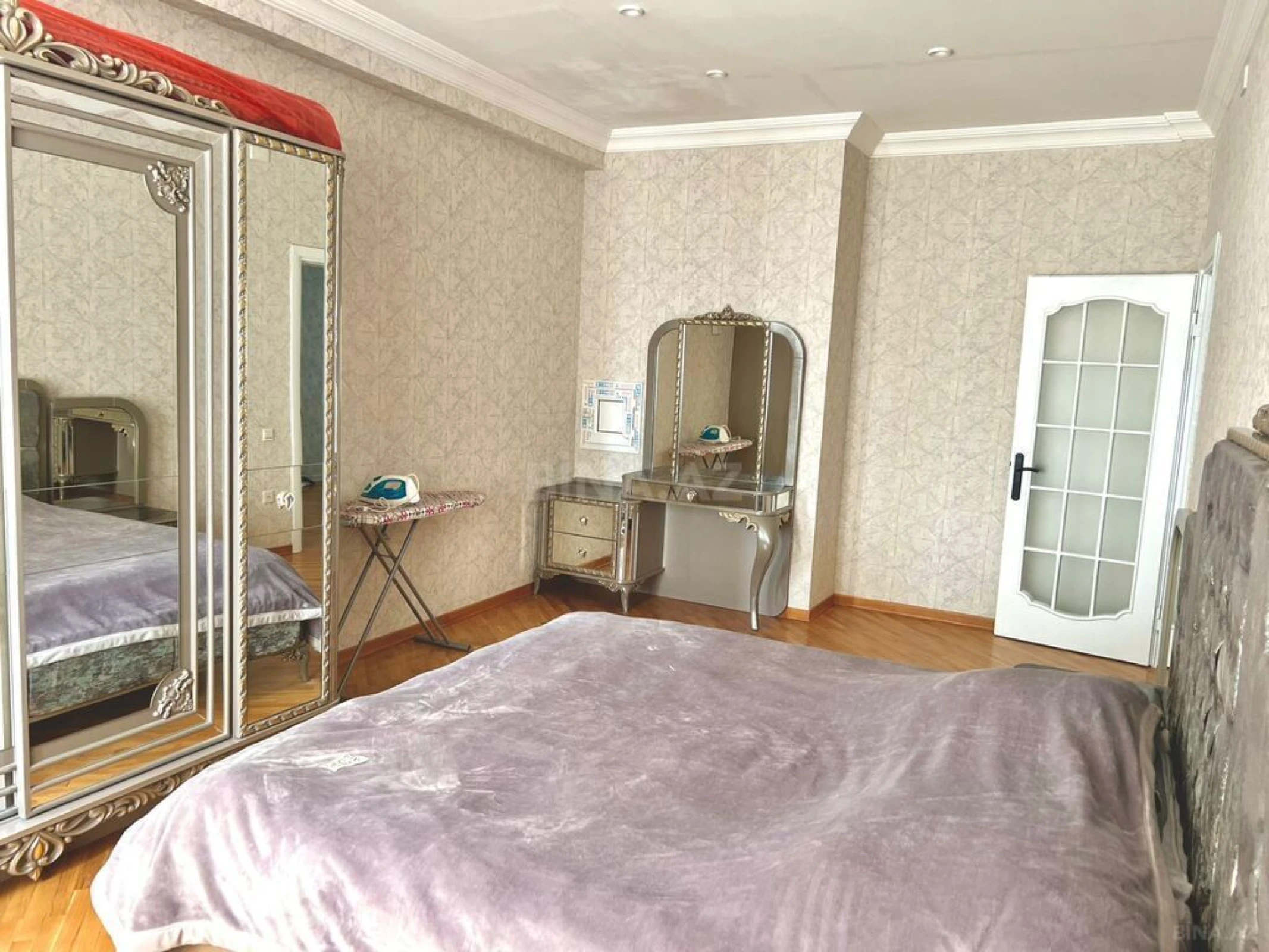 Kirayə verilir 3 otaqlı mənzil 135 m²