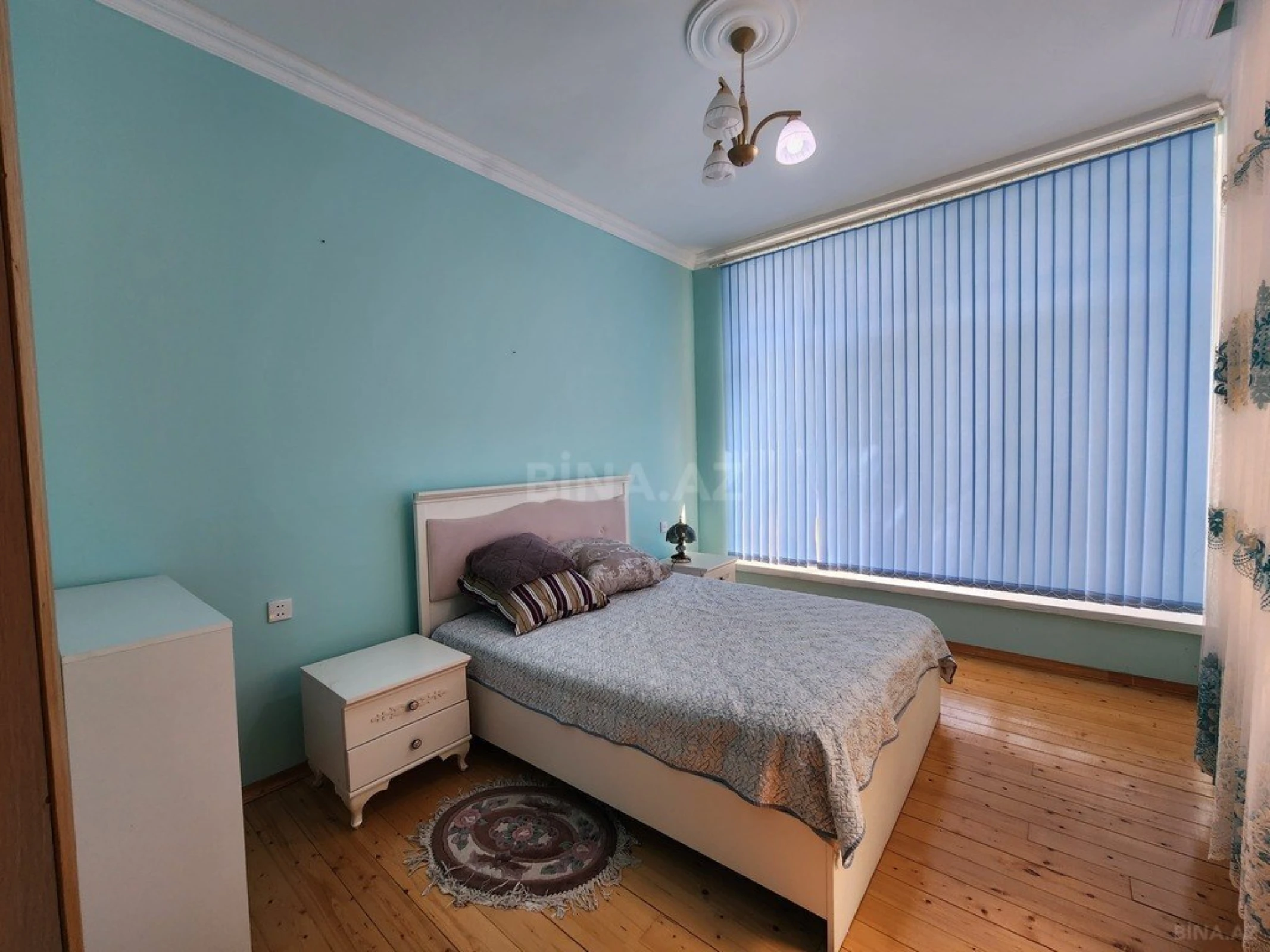 Kirayə verilir 6 otaqlı həyət evi 300 m²