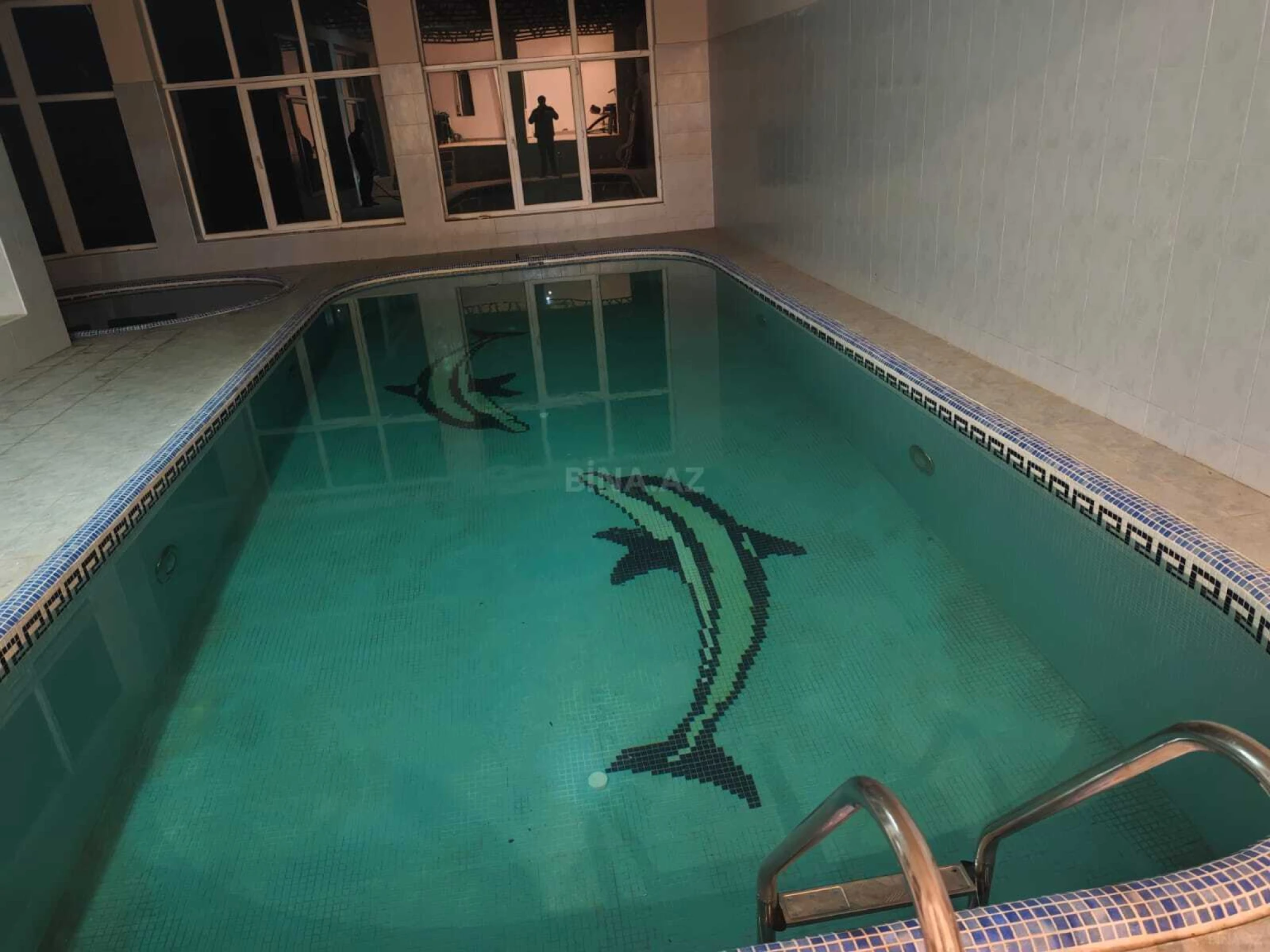 Kirayə verilir 6 otaqlı həyət evi 300 m²